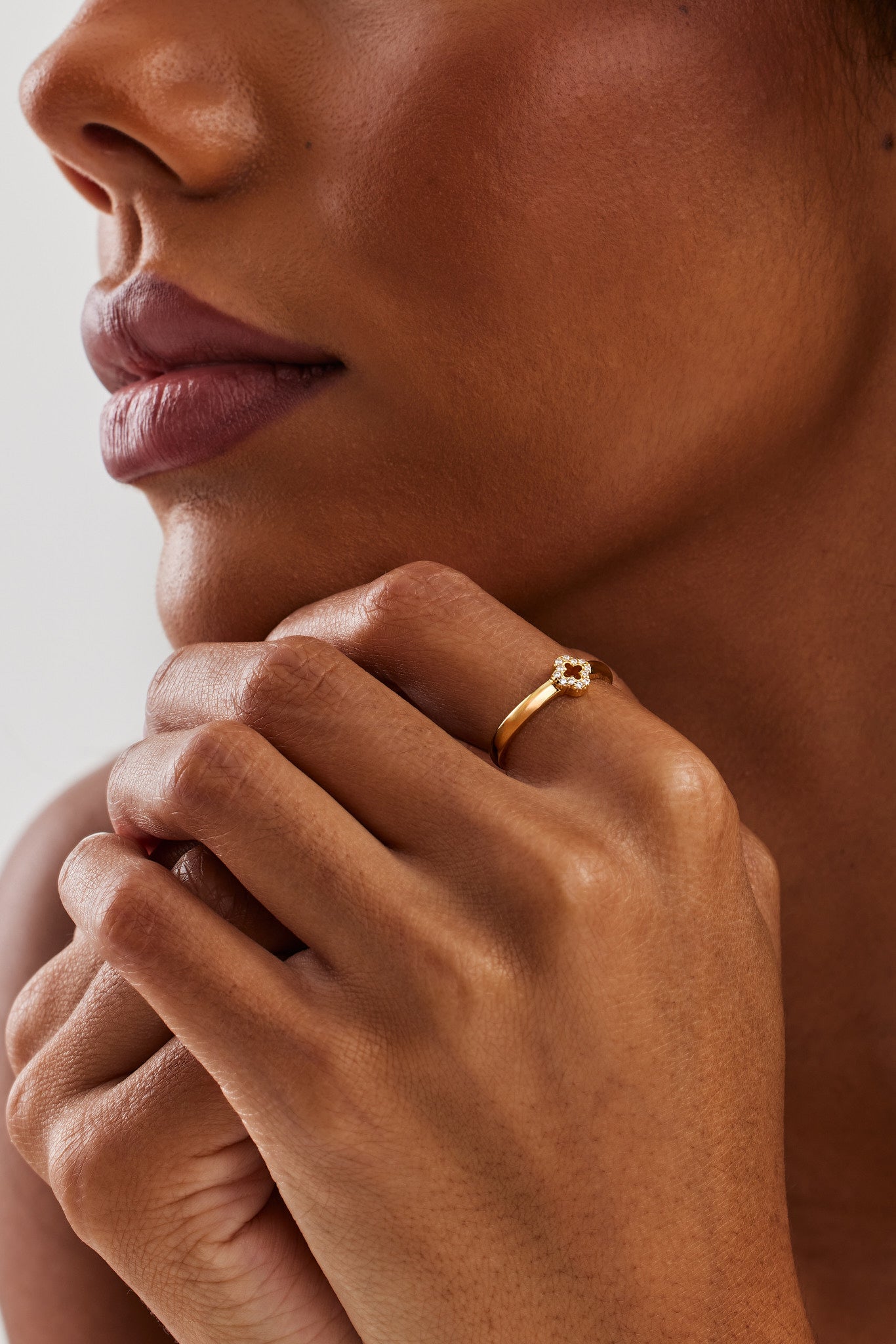 Iced Motif Outline Band Ring - 6mm