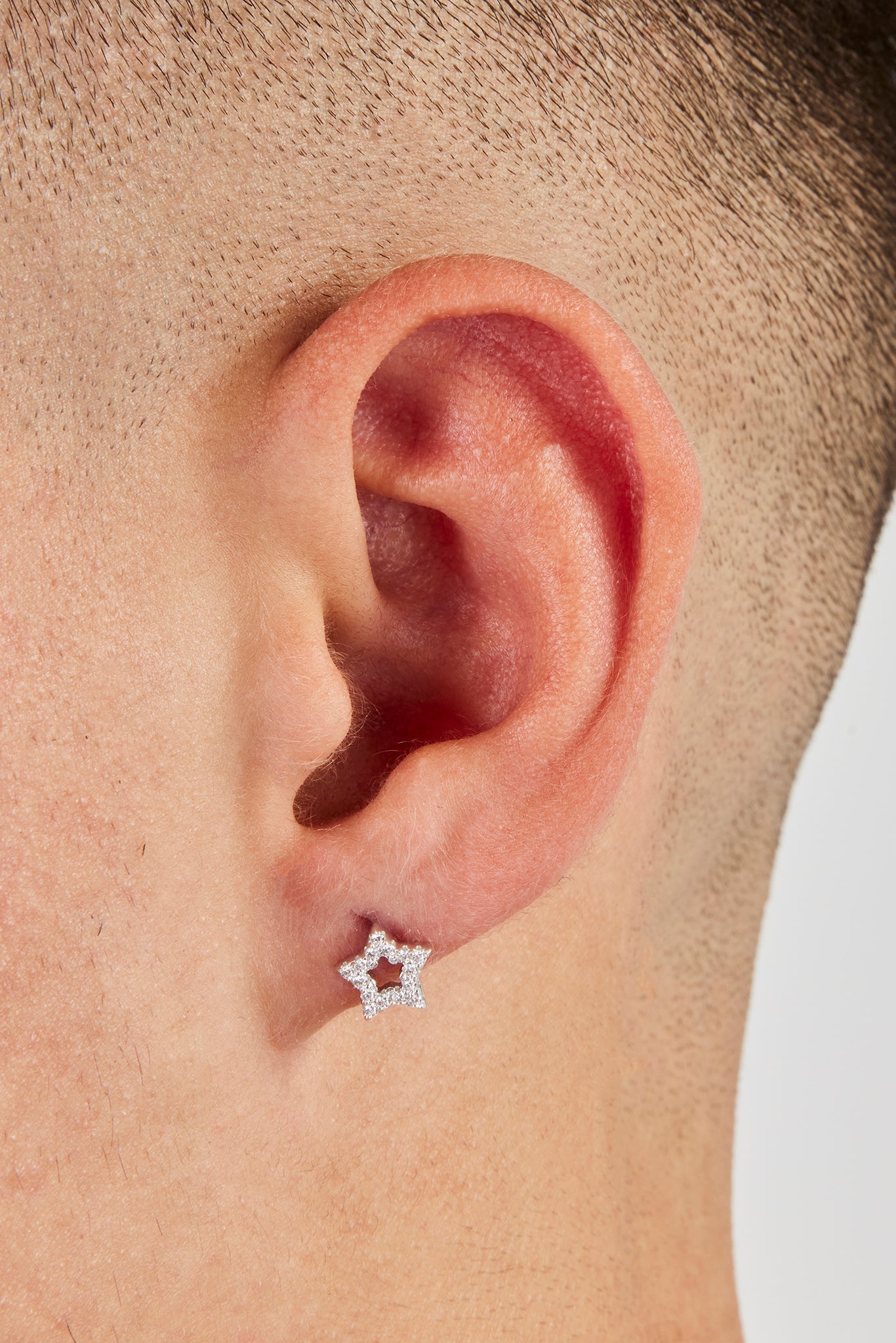 Iced Star Outline Stud Earrings - 6mm