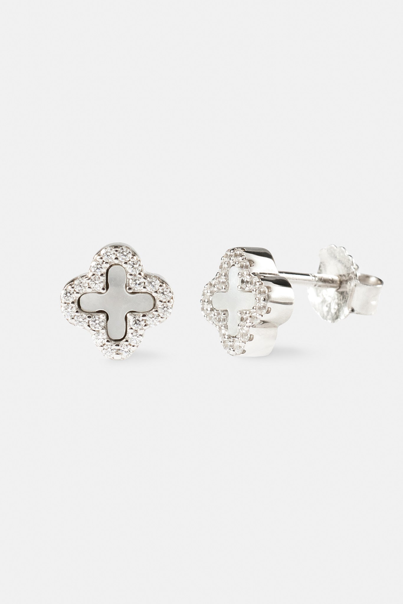 Motif Mother of Pearl Stud Earrings - 8mm - White