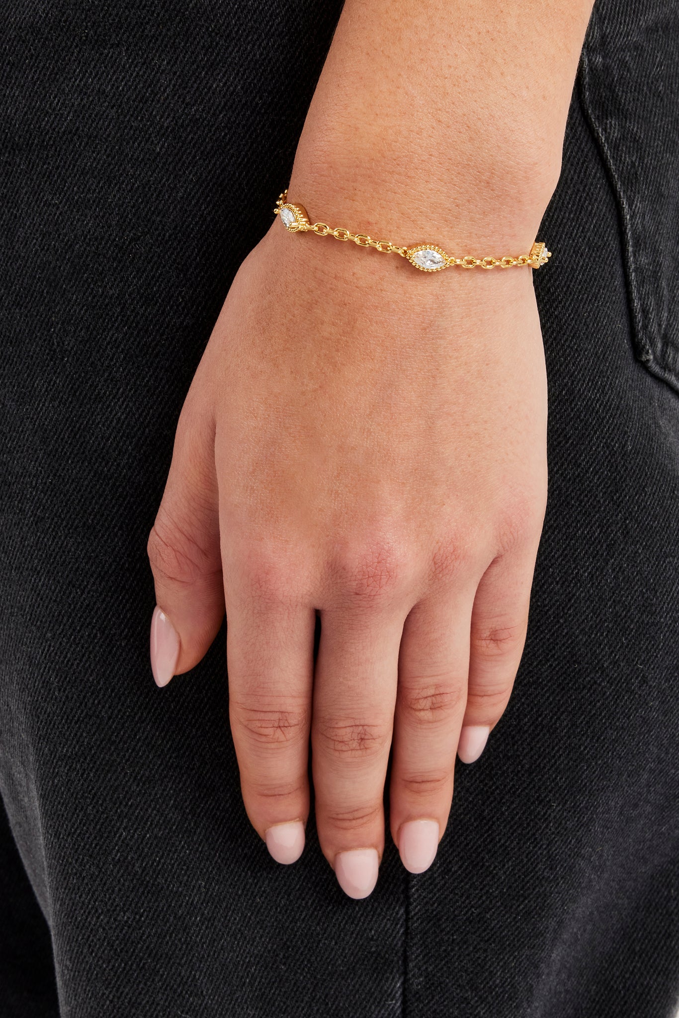 Iced Oval Stone Rolo Bracelet - 6mm - Gold