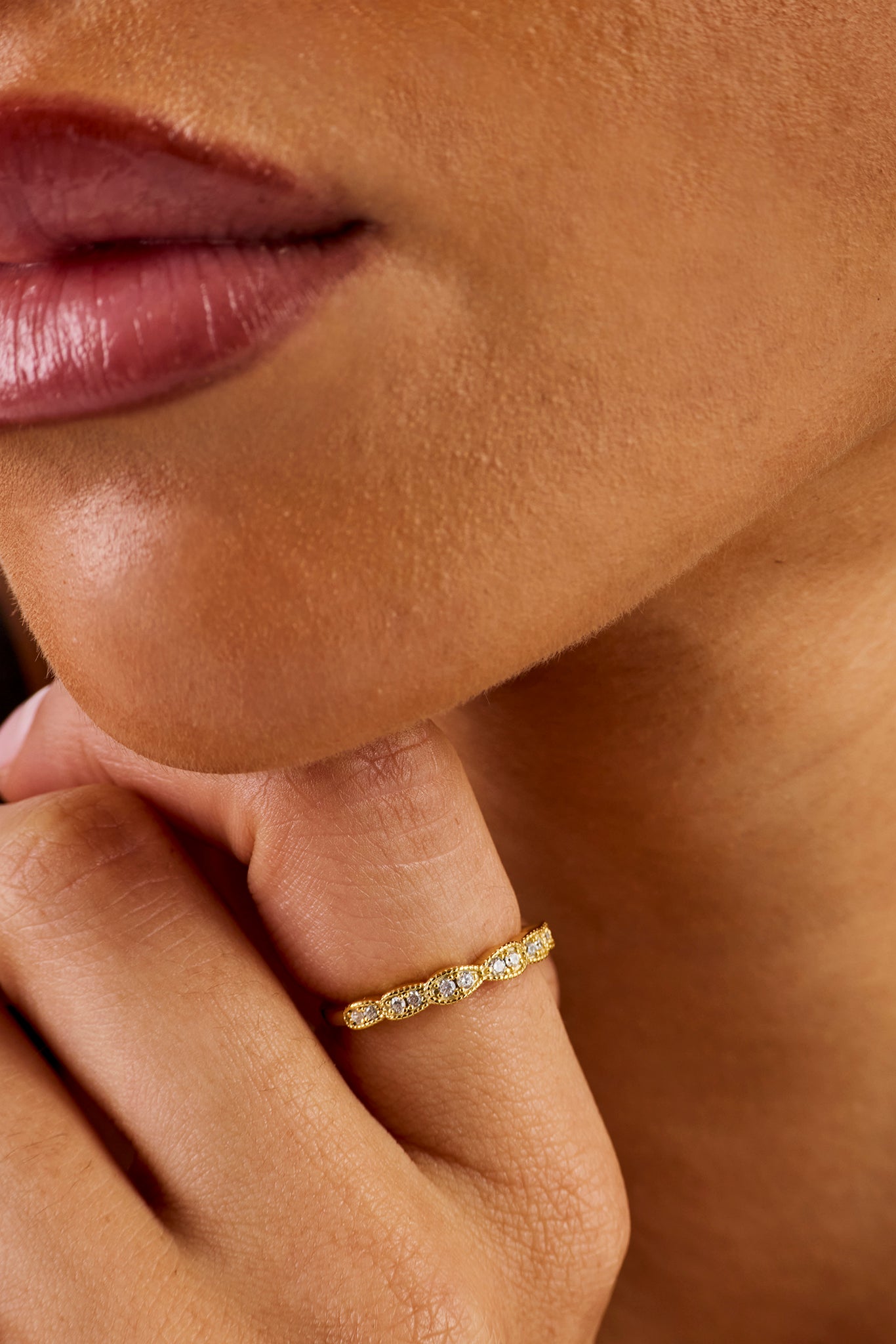 Iced Pear Band Ring - 3mm - Gold