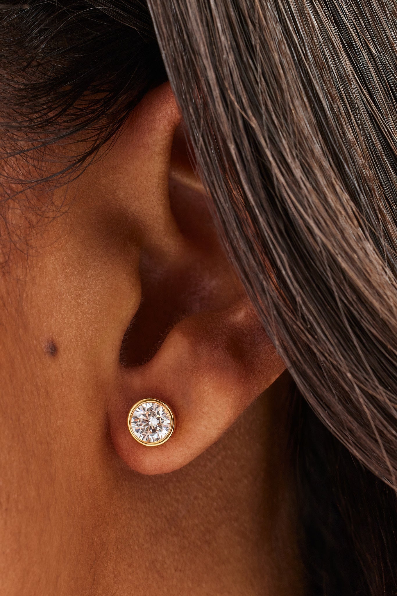 Polished Edge Round Stud Earrings - 6mm - Gold